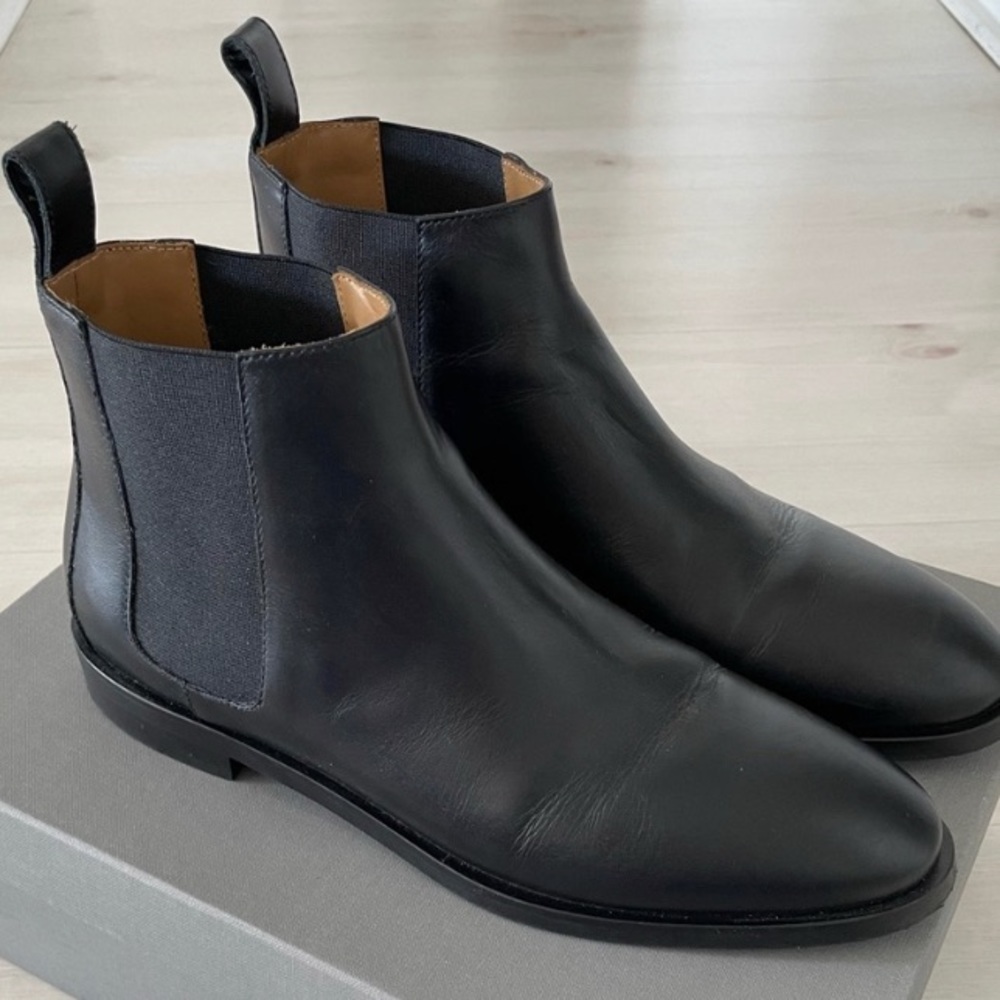 Everlane Black Chelsea Ankle Boots